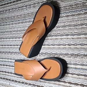 NWOT Frame L Ocean Platform Sandals Sz 38EU/7US